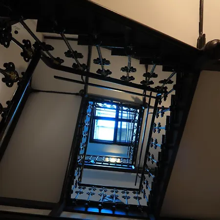 Apartment 08 *