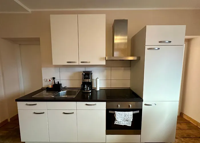 Stilvolles 2-zimmer-apartment In * Brémy